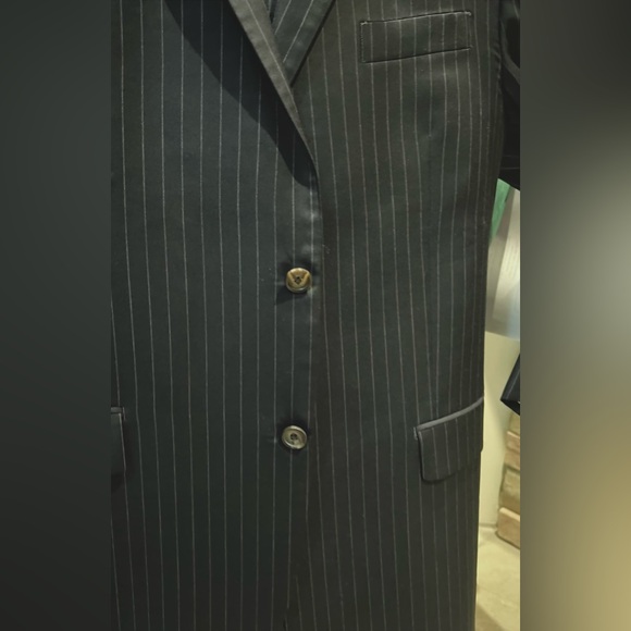 Suit Ralph Lauren Jacket and Pant. Navy blue color. Pants size 36, jacket 46R - Picture 2 of 10